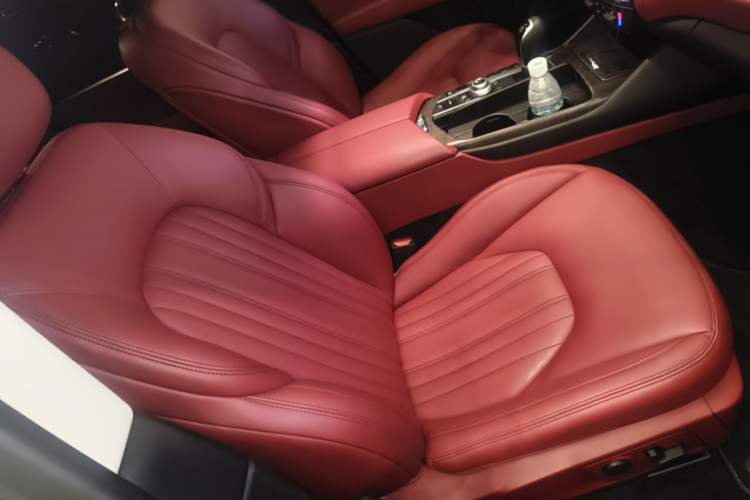 Used Maserati Levante 2016 3.0T Standard Edition Right Front Seat