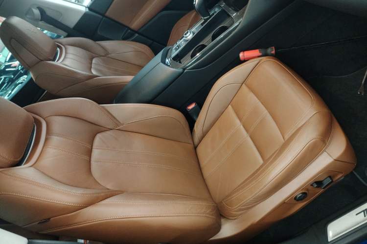 Used Maserati Levante 2016 3.0T Standard Edition Right Front Seat