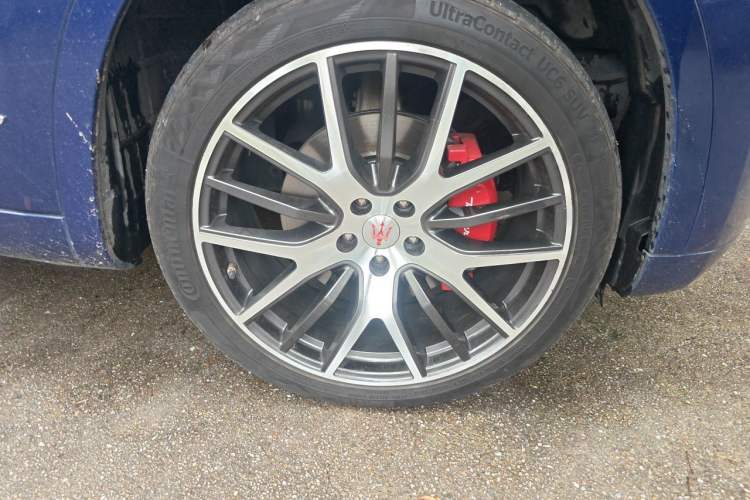 Used Maserati Levante 2016 3.0T Standard Edition Right Front Wheel Hub