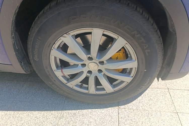Used Maserati Levante 2016 3.0T Standard Edition Right Front Wheel Hub