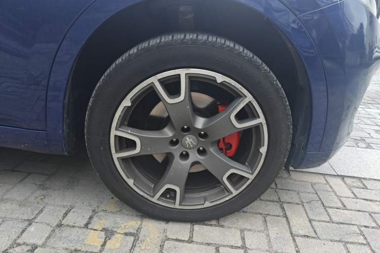 Used Maserati Levante 2016 3.0T Standard Edition Right Front Wheel Hub