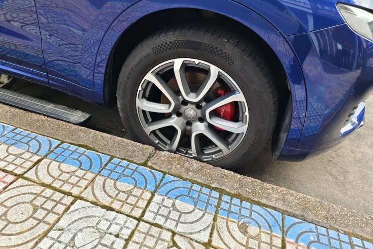 Used Maserati Levante 2016 3.0T Standard Edition Right Front Wheel Hub