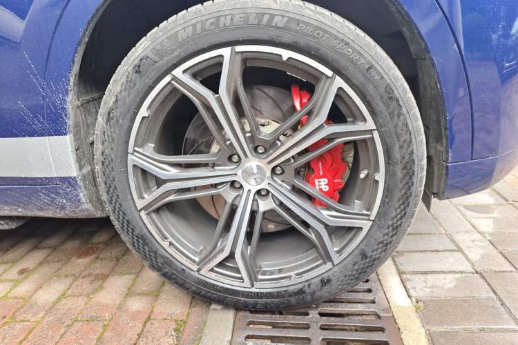 Used Maserati Levante 2016 3.0T Standard Edition Right Front Wheel Hub