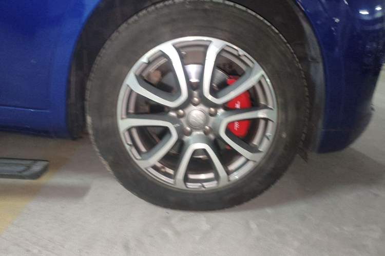 Used Maserati Levante 2016 3.0T Standard Edition Right Front Wheel Hub