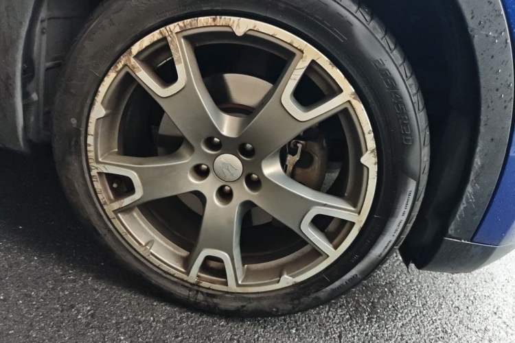 Used Maserati Levante 2016 3.0T Standard Edition Right Front Wheel Hub