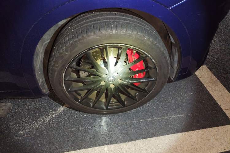 Used Maserati Levante 2016 3.0T Standard Edition Right Front Wheel Hub