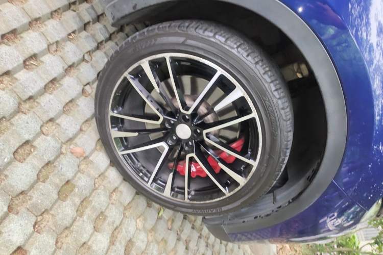 Used Maserati Levante 2016 3.0T Standard Edition Right Front Wheel Hub
