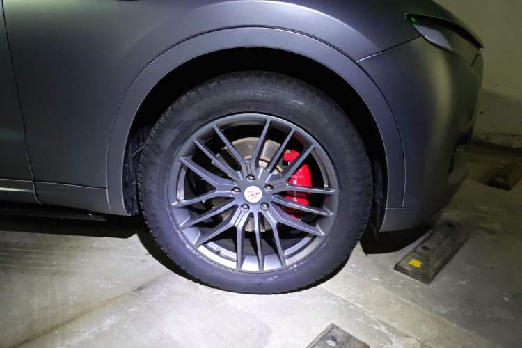 Used Maserati Levante 2016 3.0T Standard Edition Right Front Wheel Hub