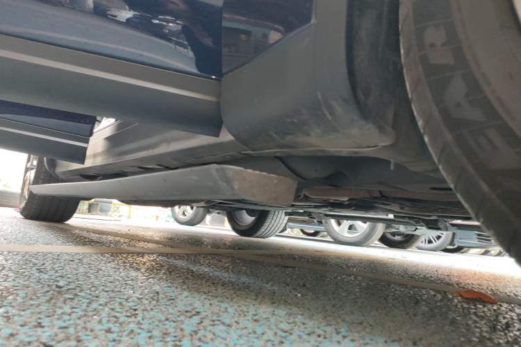 Used Maserati Levante 2016 3.0T Standard Edition Right Side Sill