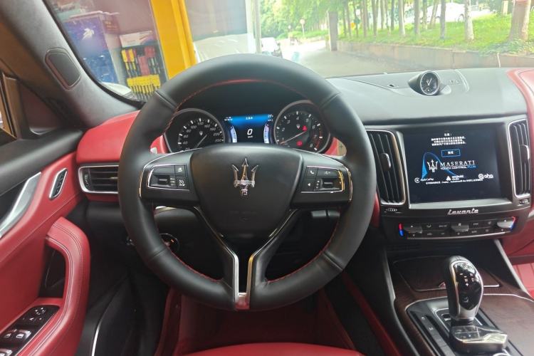 Used Maserati Levante 2016 3.0T Standard Edition Steering Wheel