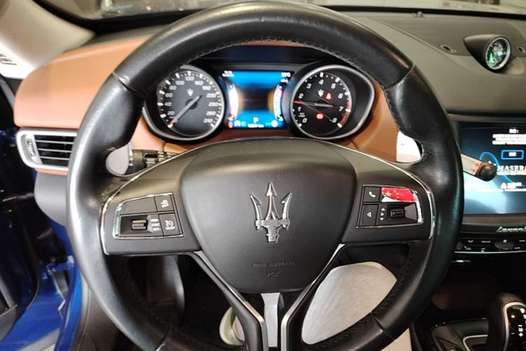 Used Maserati Levante 2016 3.0T Standard Edition Steering Wheel