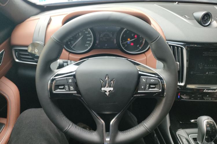 Used Maserati Levante 2016 3.0T Standard Edition Steering Wheel