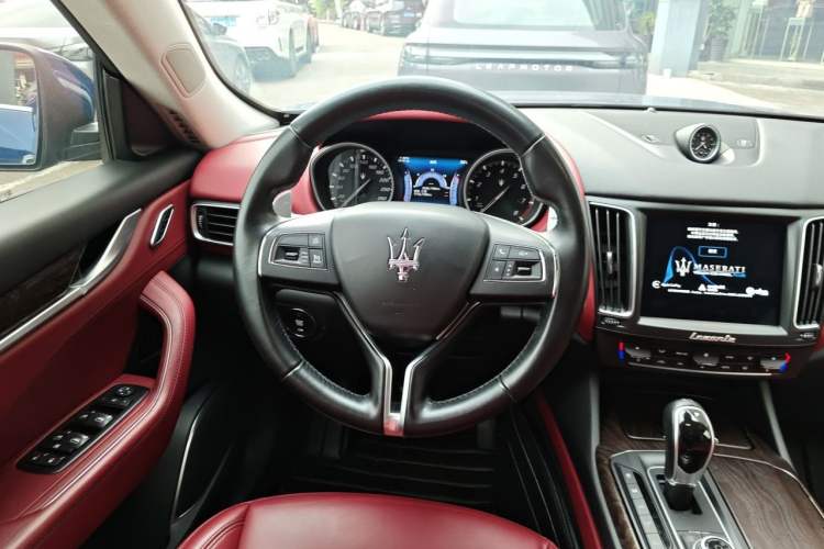 Used Maserati Levante 2016 3.0T Standard Edition Steering Wheel