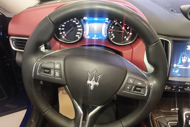 Used Maserati Levante 2016 3.0T Standard Edition Steering Wheel