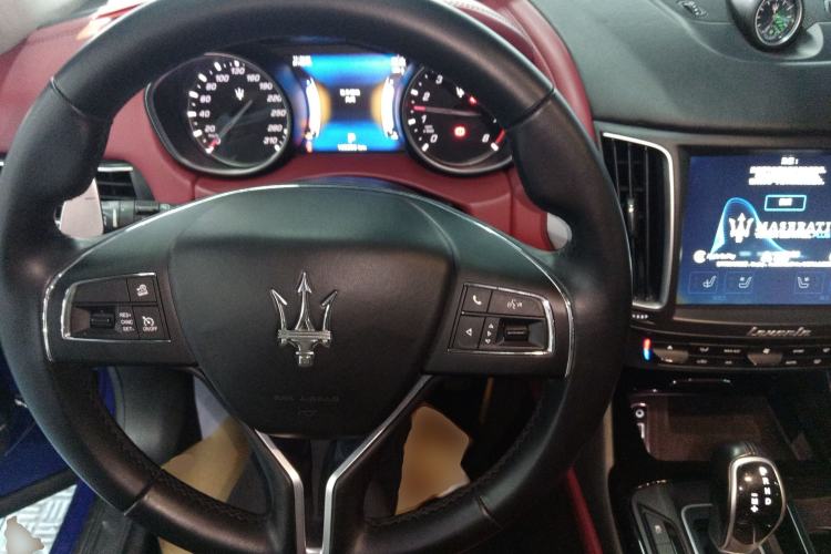 Used Maserati Levante 2016 3.0T Standard Edition Steering Wheel
