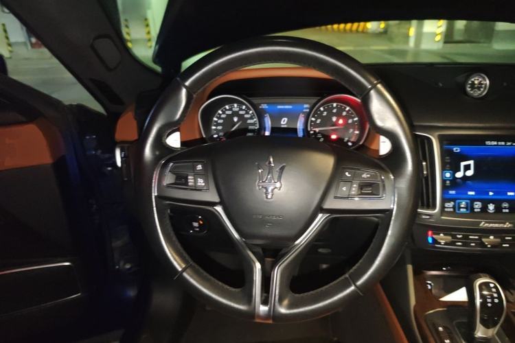 Used Maserati Levante 2016 3.0T Standard Edition Steering Wheel