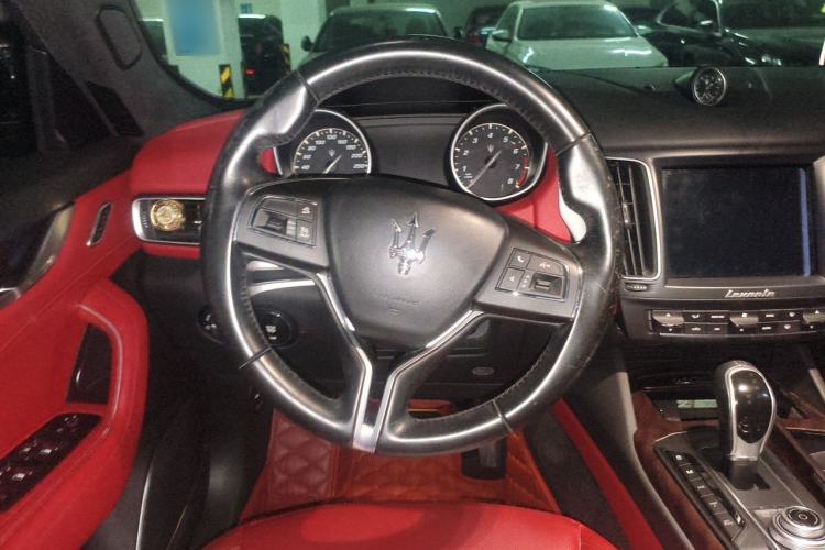 Used Maserati Levante 2016 3.0T Standard Edition Steering Wheel
