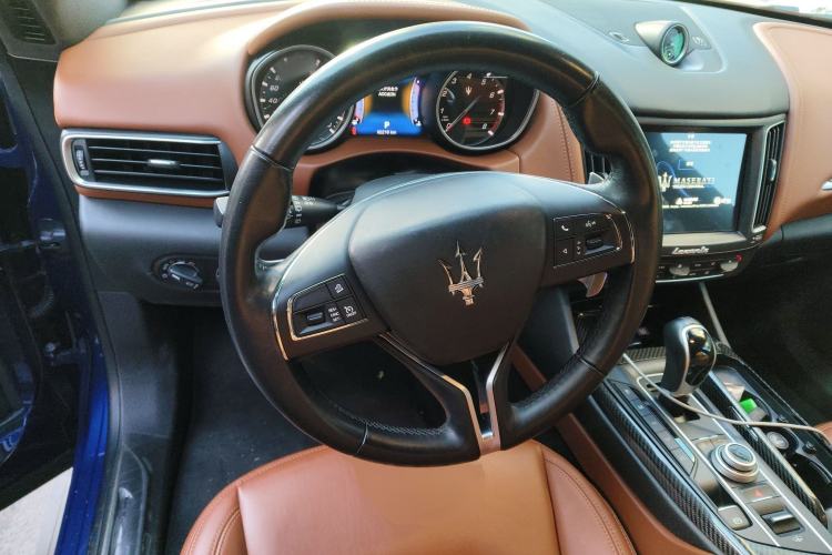 Used Maserati Levante 2016 3.0T Standard Edition Steering Wheel