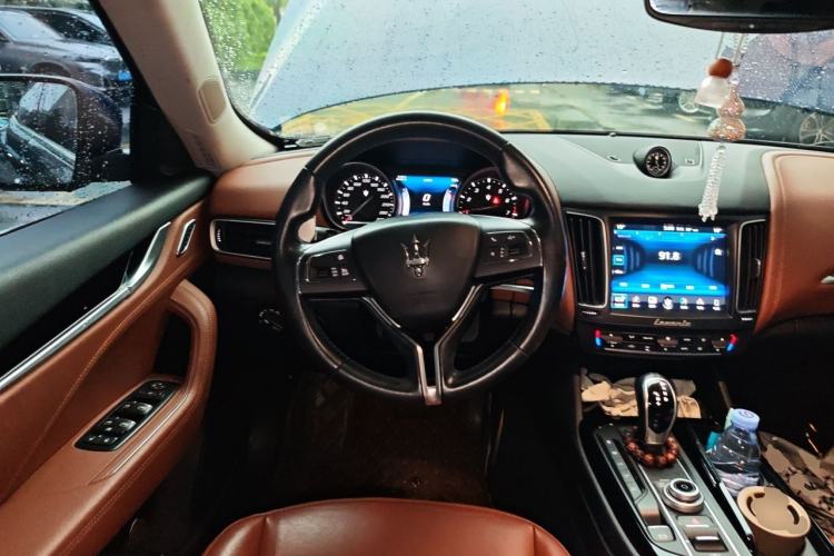 Used Maserati Levante 2016 3.0T Standard Edition Steering Wheel