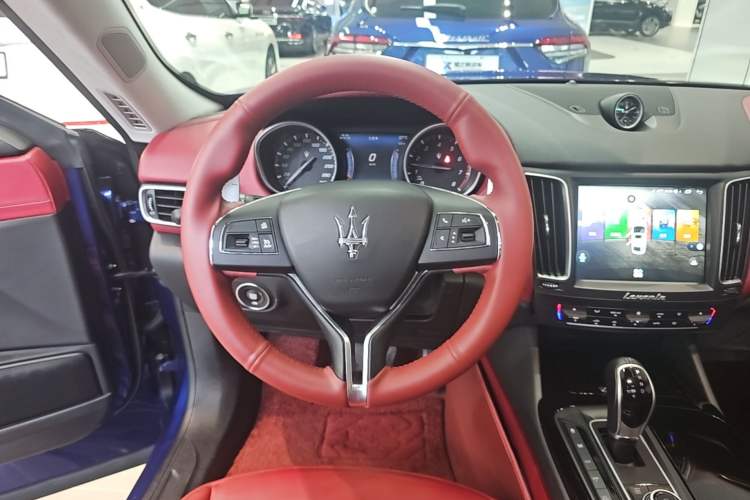 Used Maserati Levante 2016 3.0T Standard Edition Steering Wheel
