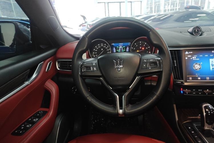 Used Maserati Levante 2016 3.0T Standard Edition Steering Wheel