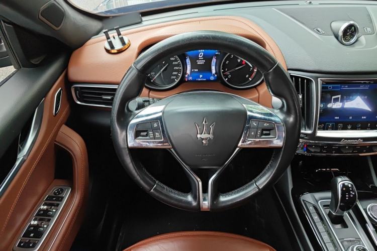 Used Maserati Levante 2016 3.0T Standard Edition Steering Wheel