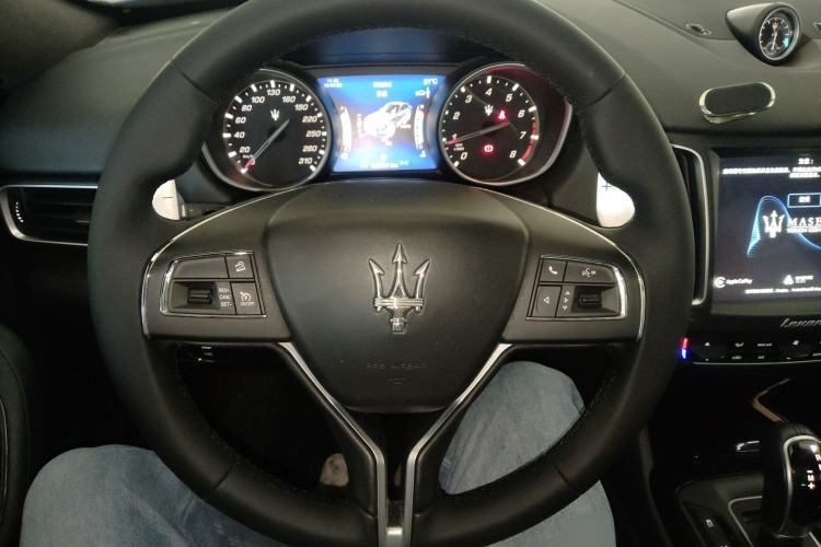 Used Maserati Levante 2016 3.0T Standard Edition Steering Wheel