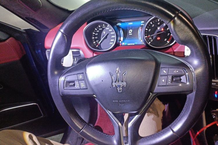 Used Maserati Levante 2016 3.0T Standard Edition Steering Wheel