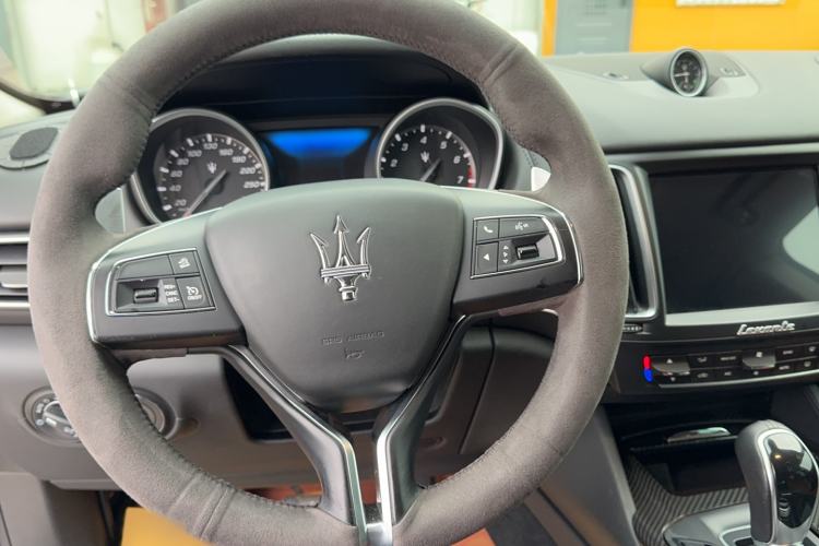 Used Maserati Levante 2016 3.0T Standard Edition Steering Wheel