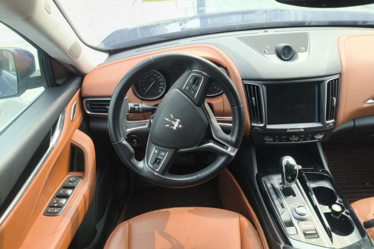 Used Maserati Levante 2016 3.0T S Standard Model Steering Wheel