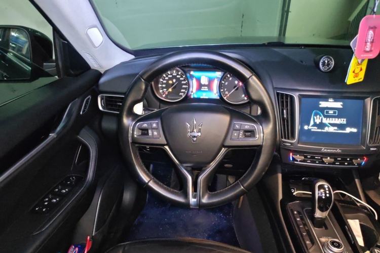 Used Maserati Levante 2016 3.0T Standard Edition Steering Wheel
