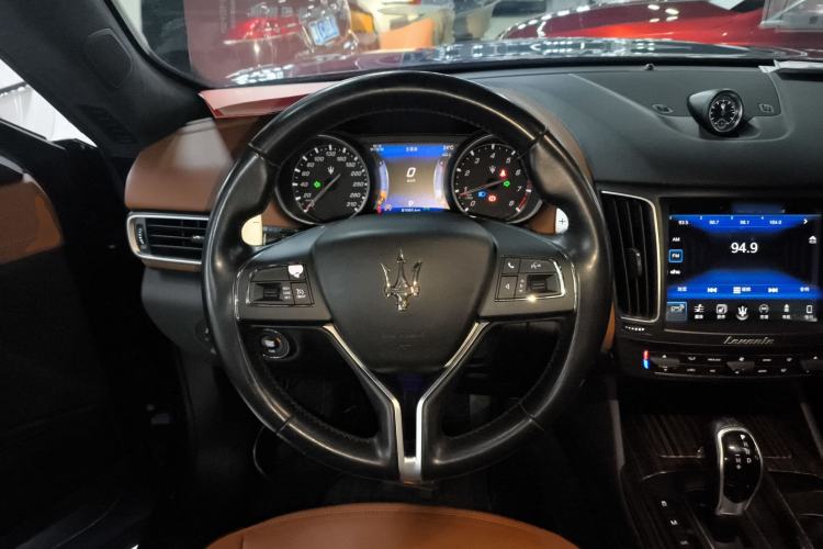 Used Maserati Levante 2016 3.0T Standard Edition Steering Wheel