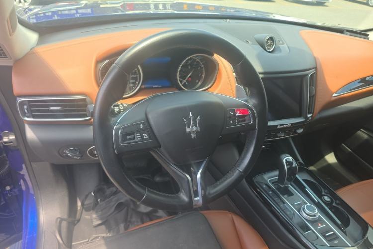 Used Maserati Levante 2016 3.0T Standard Edition Steering Wheel