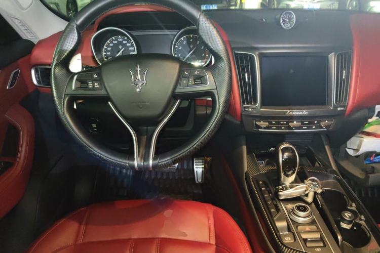 Used Maserati Levante 2016 3.0T Standard Edition Steering Wheel