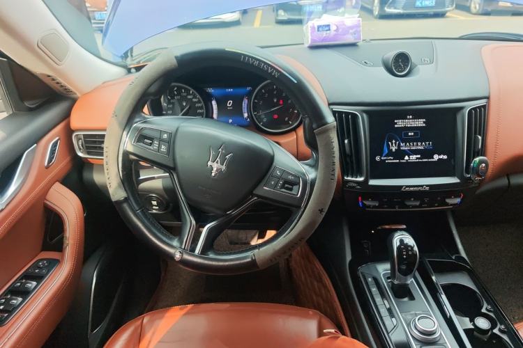 Used Maserati Levante 2016 3.0T Standard Edition Steering Wheel