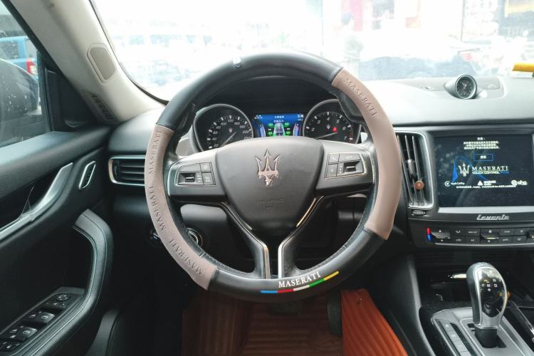 Used Maserati Levante 2016 3.0T Standard Edition Steering Wheel