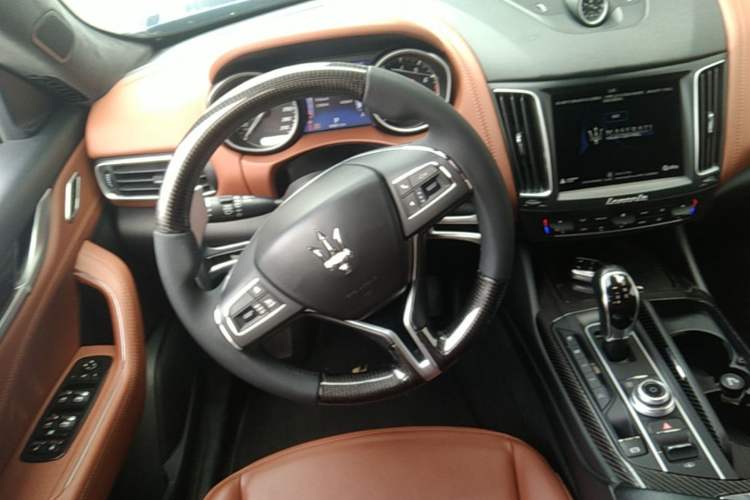Used Maserati Levante 2016 3.0T Standard Edition Steering Wheel
