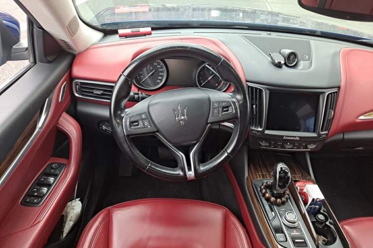 Used Maserati Levante 2016 3.0T Standard Edition Steering Wheel