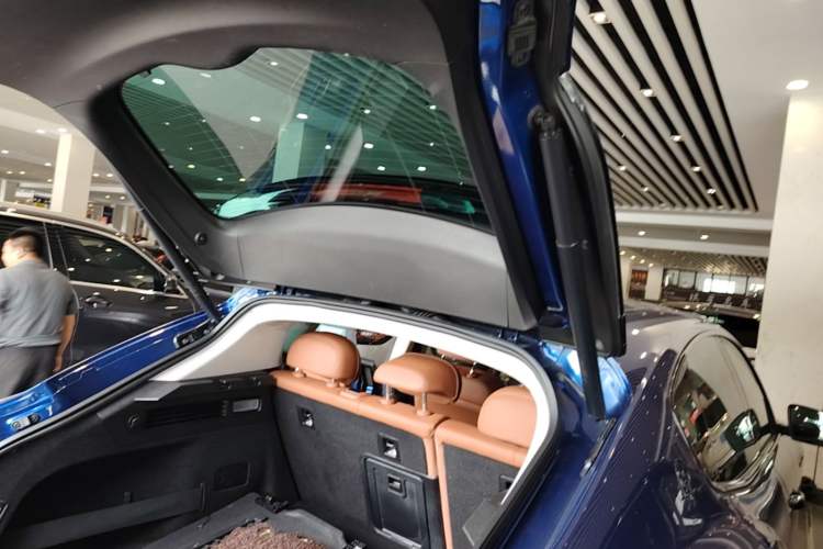 Used Maserati Levante 2016 3.0T Standard Edition Trunk