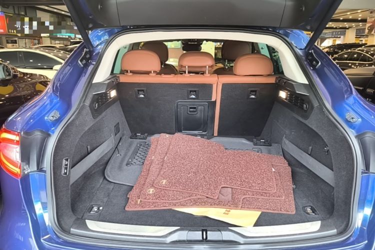 Used Maserati Levante 2016 3.0T Standard Edition Trunk