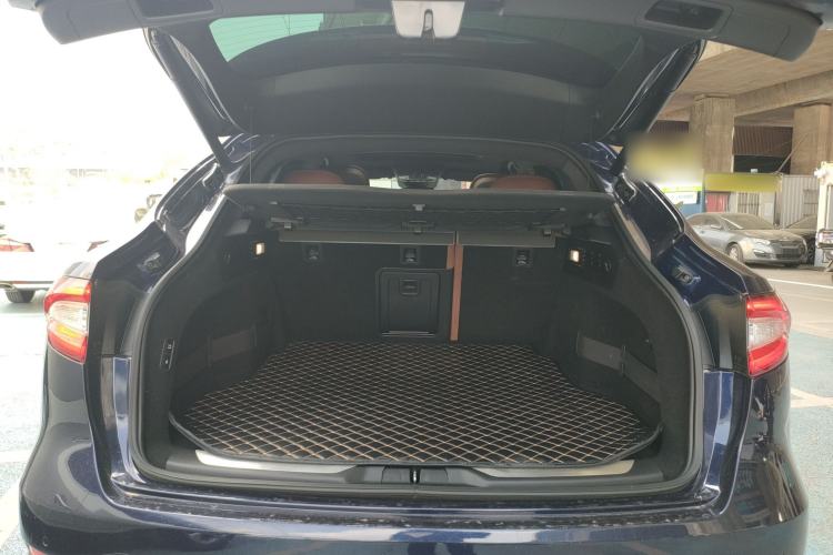 Used Maserati Levante 2016 3.0T Standard Edition Trunk