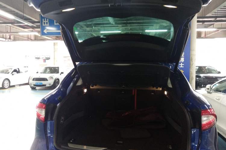 Used Maserati Levante 2016 3.0T Standard Edition Trunk