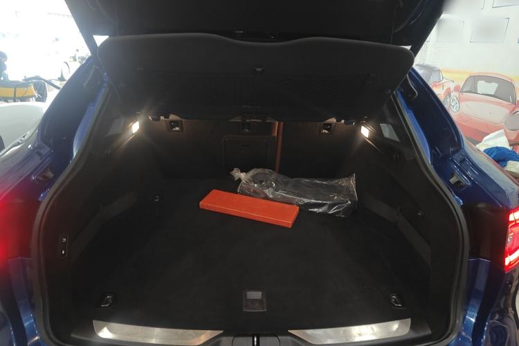 Used Maserati Levante 2016 3.0T Standard Edition Trunk