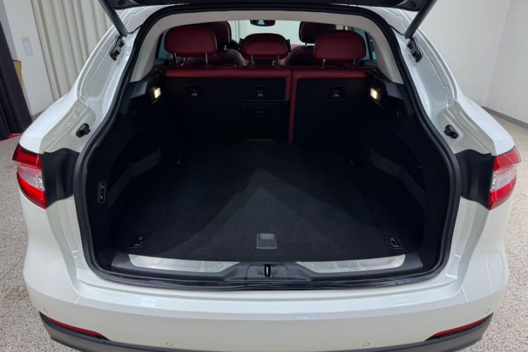Used Maserati Levante 2016 3.0T Standard Edition Trunk