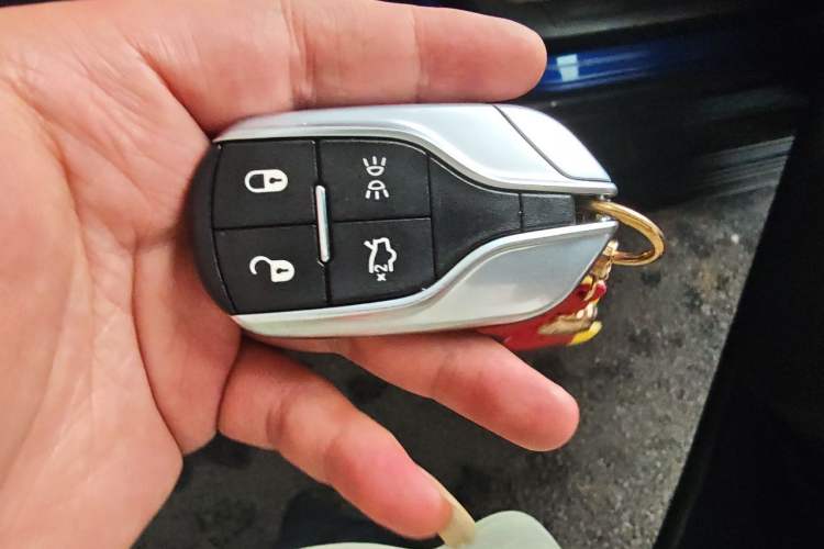 Used Maserati Levante 2016 3.0T Standard Edition Vehicle Key