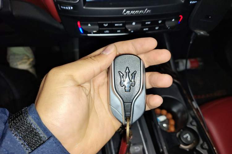 Used Maserati Levante 2016 3.0T Standard Edition Vehicle Key