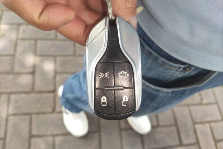 Used Maserati Levante 2016 3.0T Standard Edition Vehicle Key