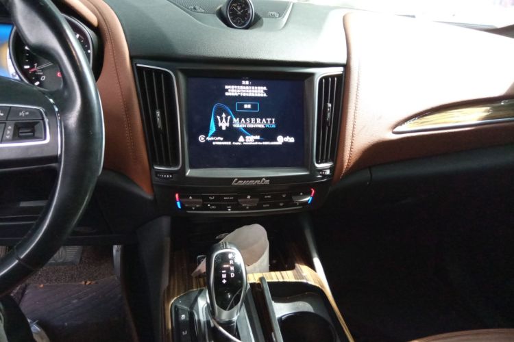 Used Maserati Levante 2016 3.0T Standard Edition Audio And AC Panel