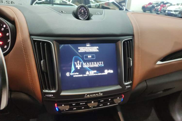 Used Maserati Levante 2016 3.0T Standard Edition Audio And AC Panel