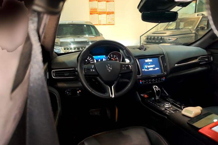 Used Maserati Levante 2016 3.0T Standard Edition Center Console